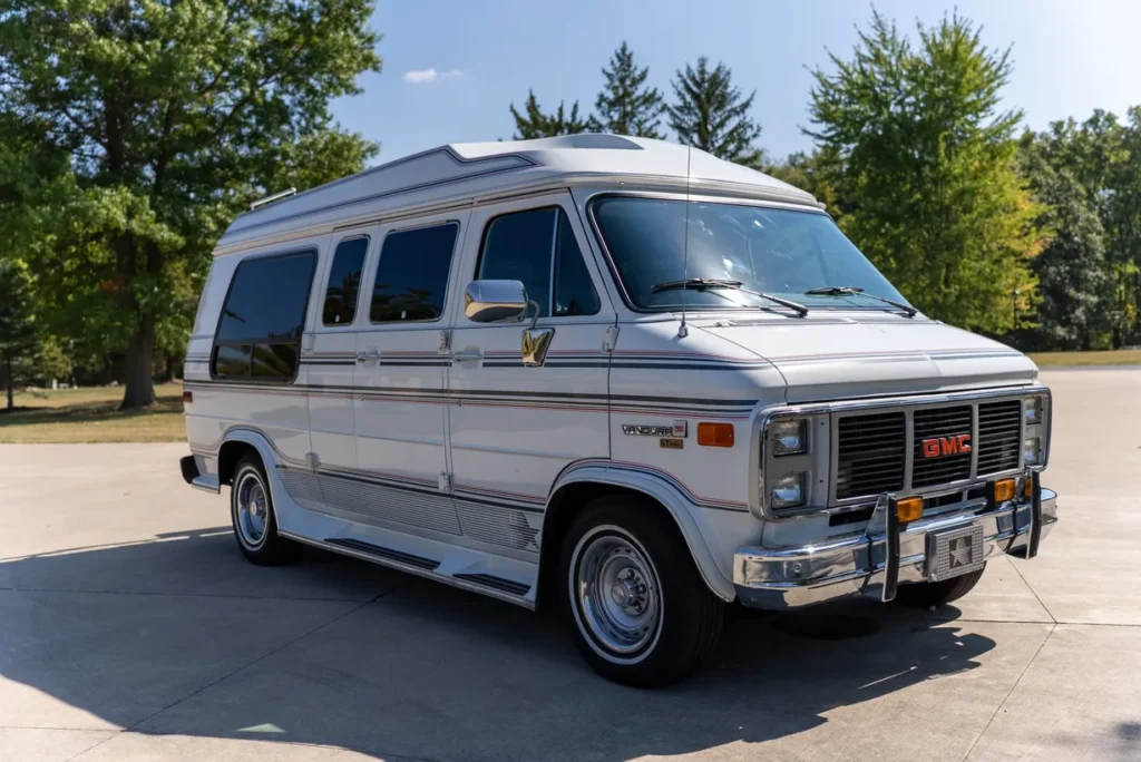 1991 GMC Vandura 2500 Starcraft Conversion Van