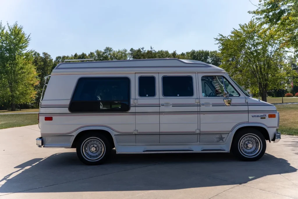 1991 GMC Vandura 2500 Starcraft Conversion Van
