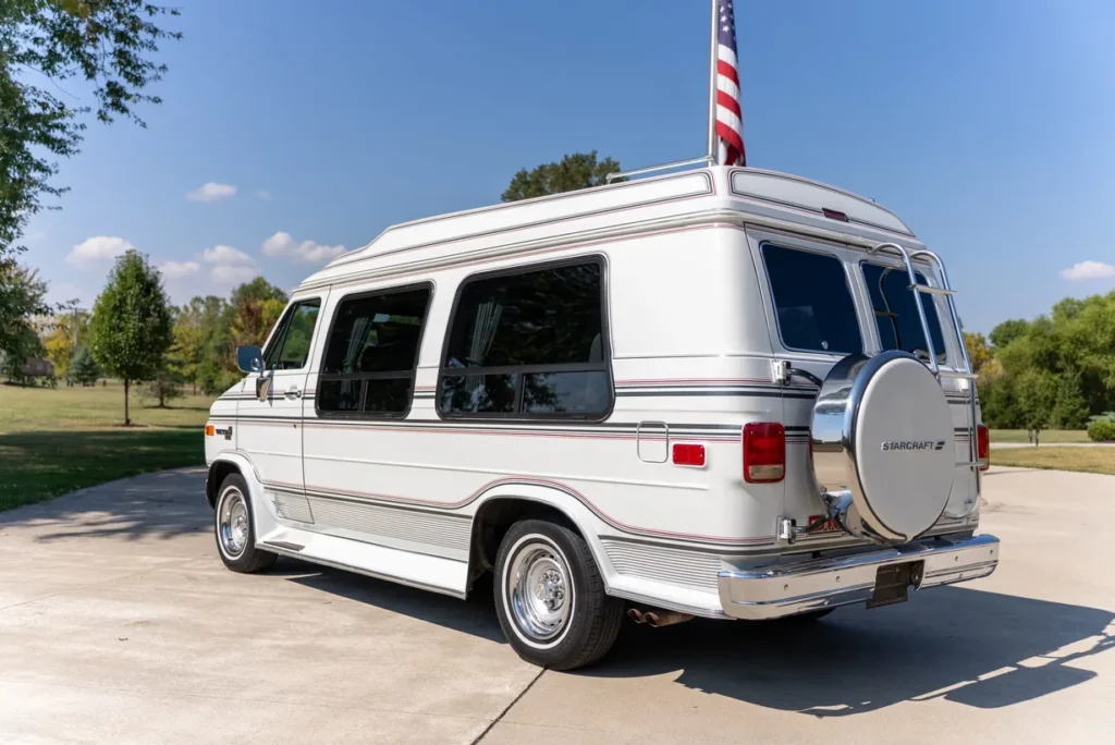 1991 GMC Vandura 2500 Starcraft Conversion Van