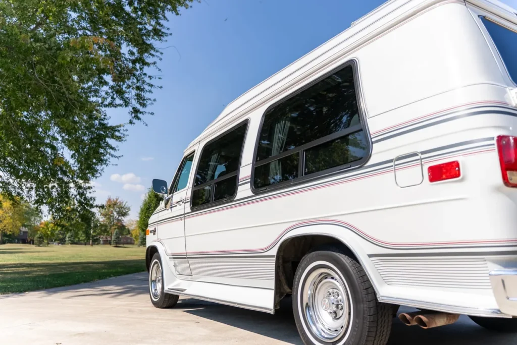 1991 GMC Vandura 2500 Starcraft Conversion Van