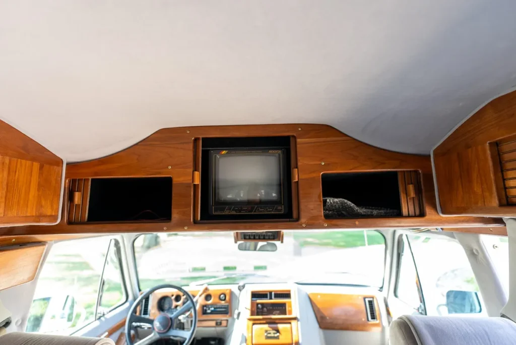 1991 GMC Vandura 2500 Starcraft Conversion Van